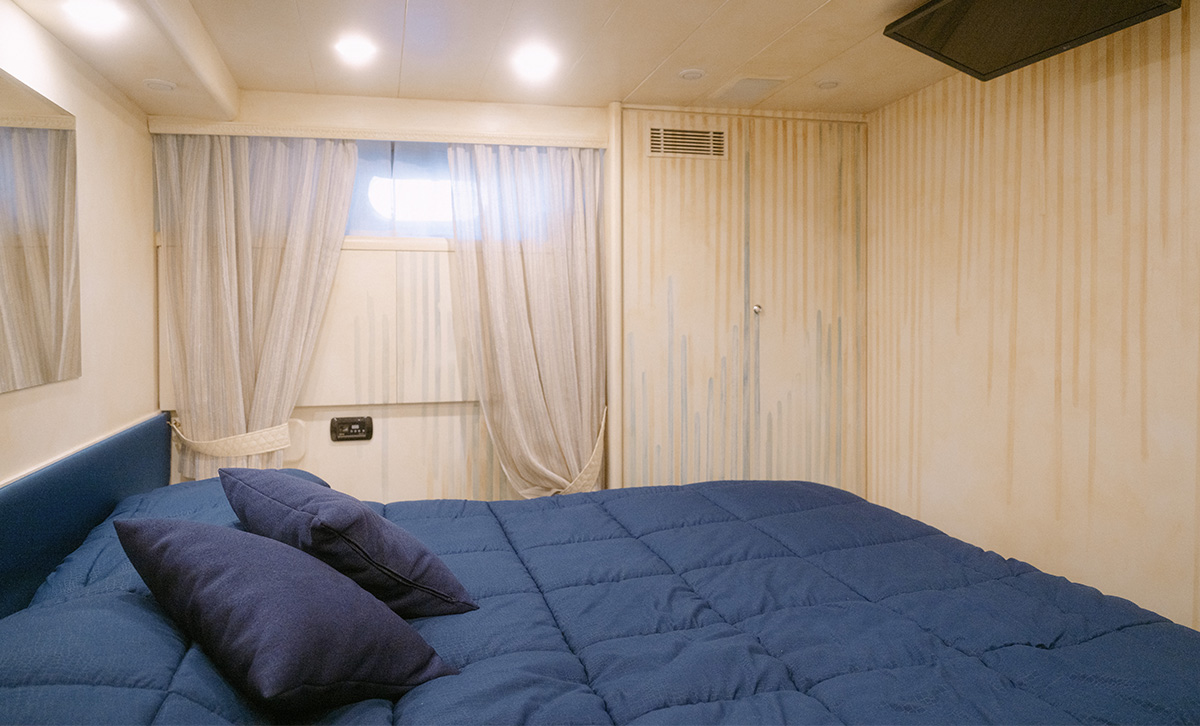 cabina room amalfi mare luna yacht